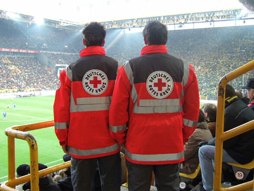 Einsatzstelle, Rettungssanitäter, Stadion, Fußballspiel, WM 2006